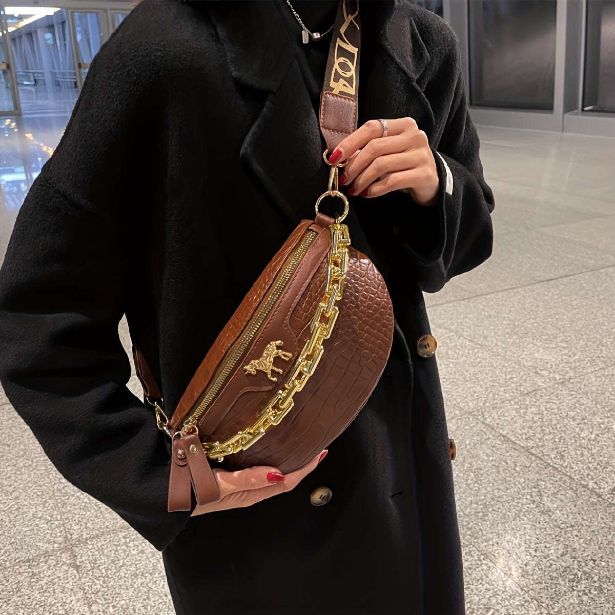 Crocodile Print Faux Leather Fanny Pack - Fashion-Forward Waist Bag for Travel, Sports & Style - Stylish Chain Accent, Durable Bum Bag for Hands-Free Convenience