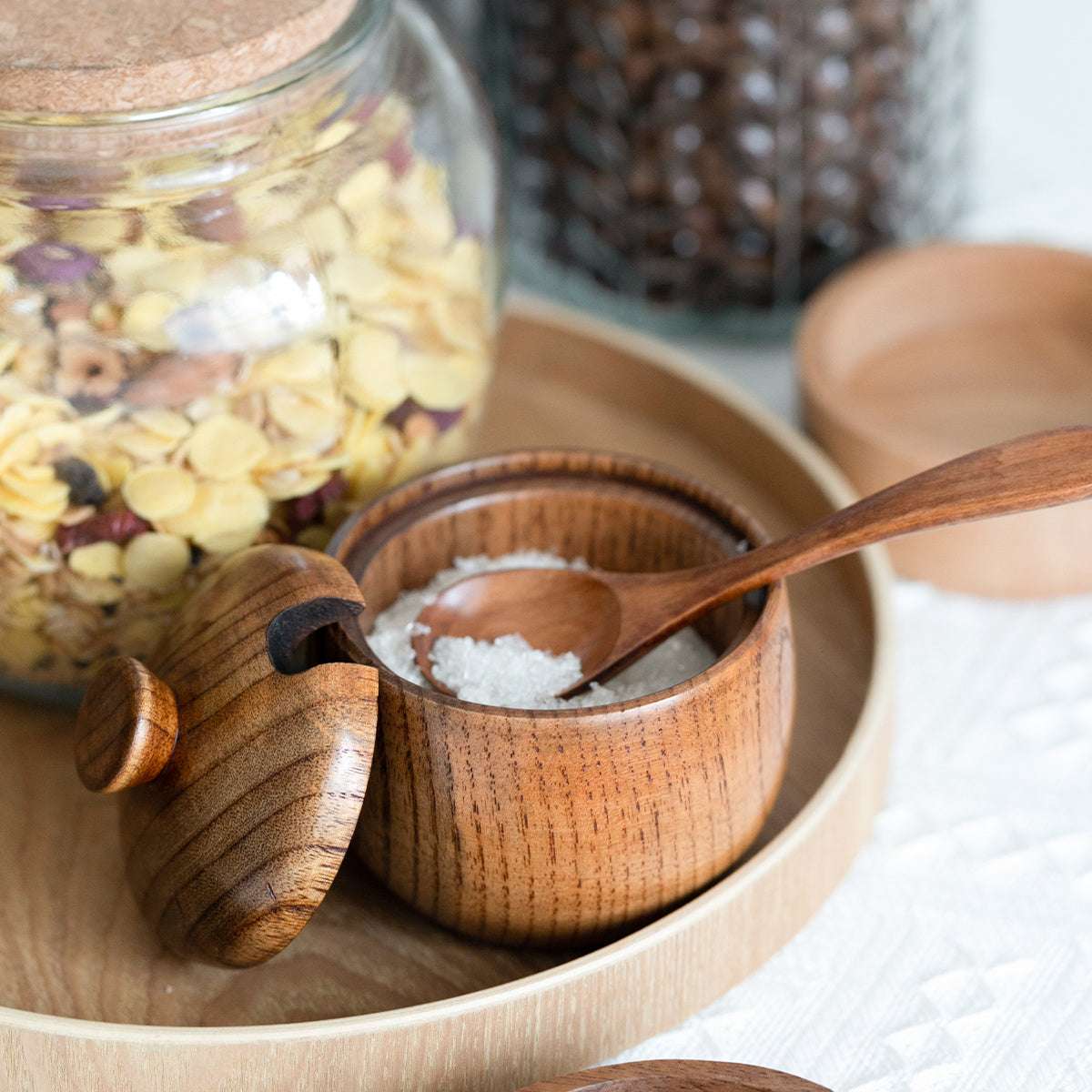 1pc Durable Shatterproof Wooden Seasoning Jar - Perfect for Storing and Carrying Spices, Herbs, and Seasonings in the Kitchen or on-the-go for Travel - Includes a Convenient and Compact Spoon for Easy Measuring and Serving