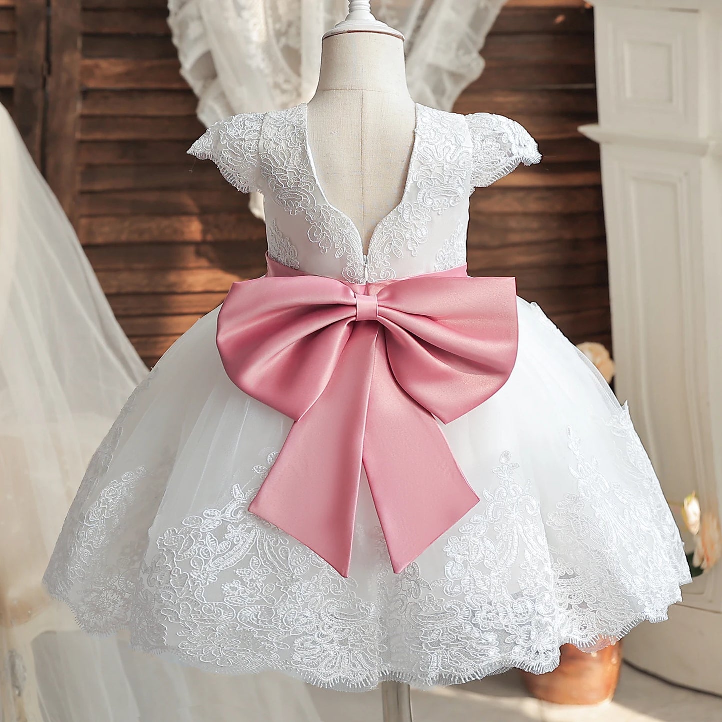Embroidery Elegant Princess Dress for Girls Luxury Golden Lace Vintage Children Festival Party Gown Baby Formal Weddings Dresses