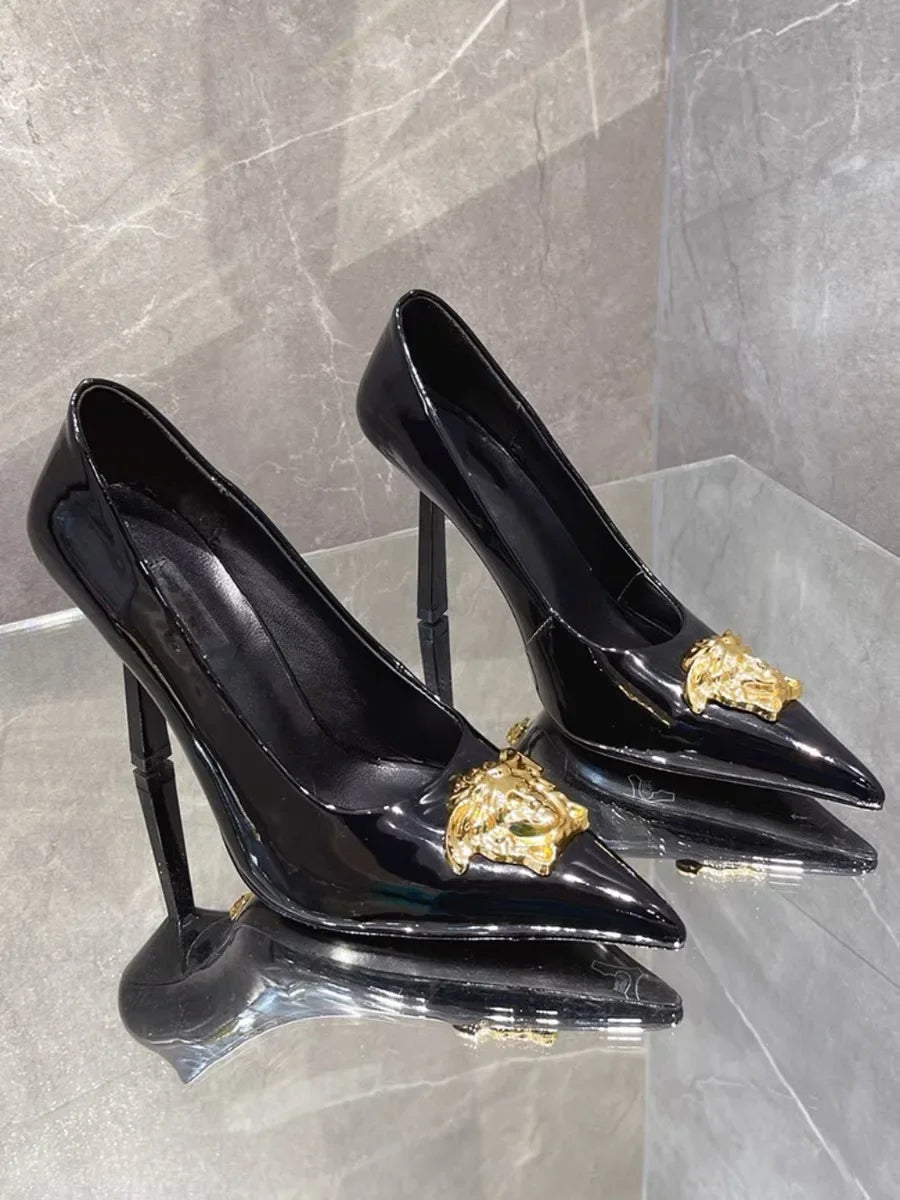 Pointed black women's shoes, slim heels, sexy metal flower runway shoes, high heels, banquet shoes