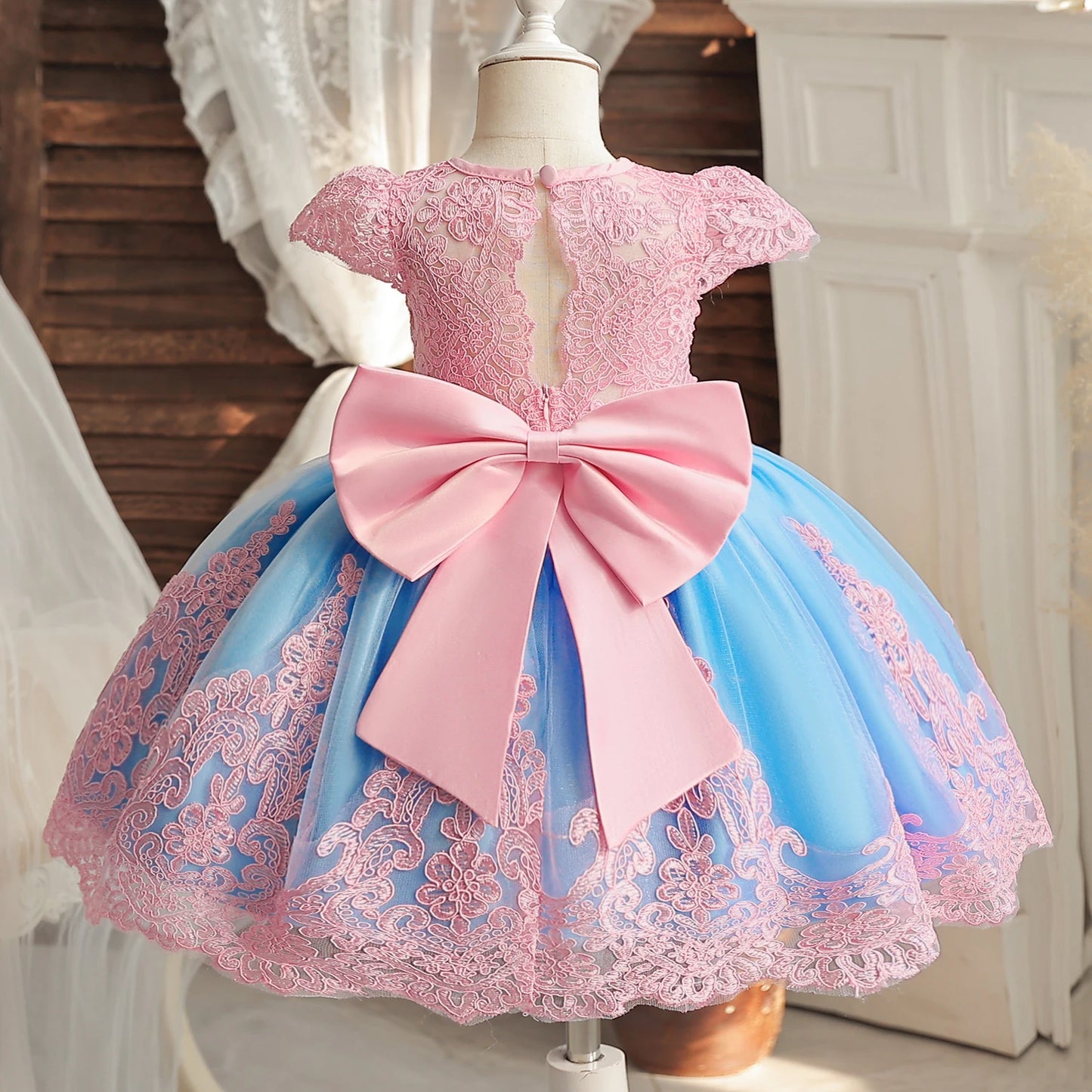 Embroidery Elegant Princess Dress for Girls Luxury Golden Lace Vintage Children Festival Party Gown Baby Formal Weddings Dresses