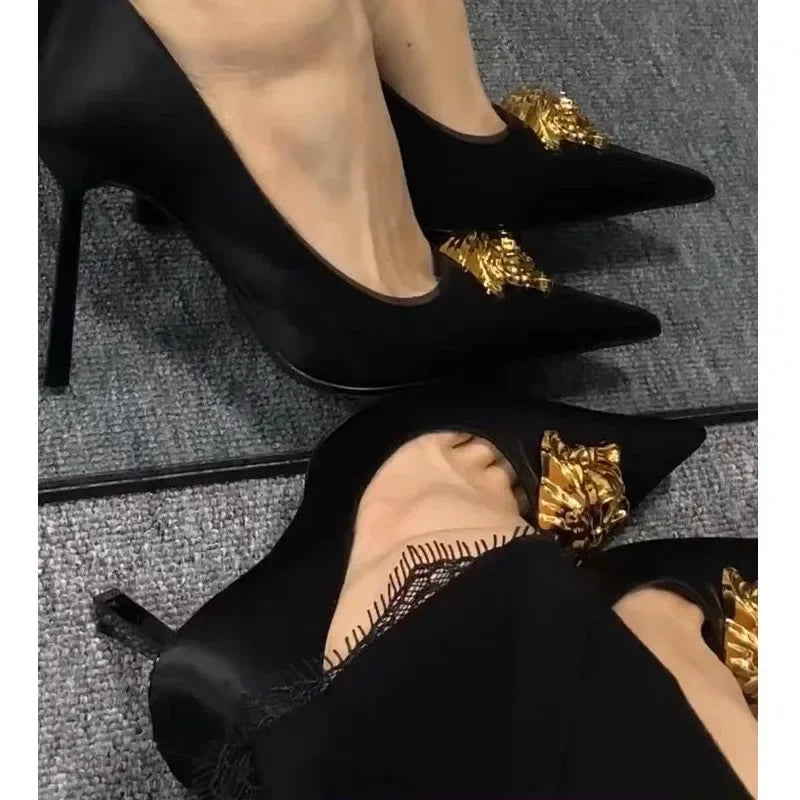 Pointed black women's shoes, slim heels, sexy metal flower runway shoes, high heels, banquet shoes