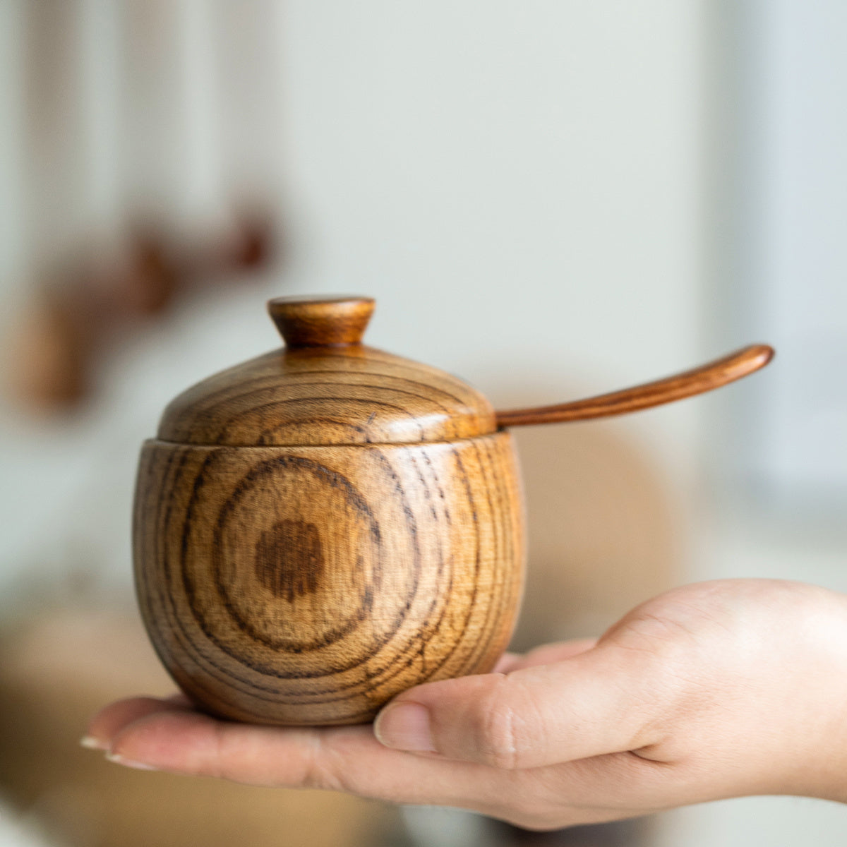 1pc Durable Shatterproof Wooden Seasoning Jar - Perfect for Storing and Carrying Spices, Herbs, and Seasonings in the Kitchen or on-the-go for Travel - Includes a Convenient and Compact Spoon for Easy Measuring and Serving