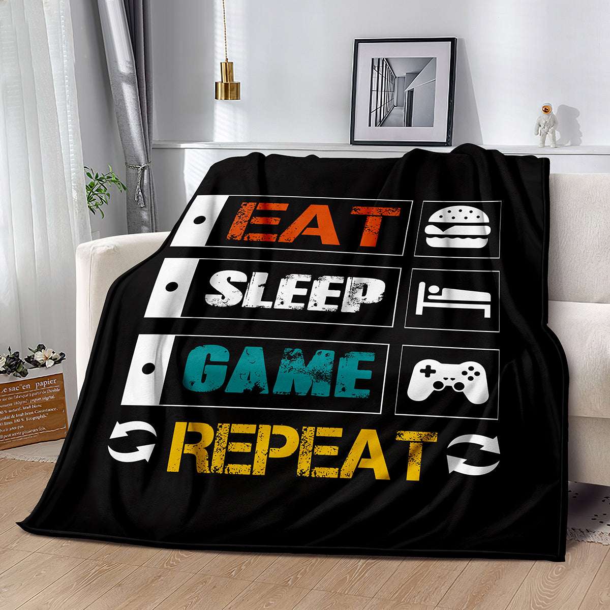 Warm and Cozy Flannel Gaming Throw Blanket for Couch and Bed - Perfect for Gameplay and Relaxation