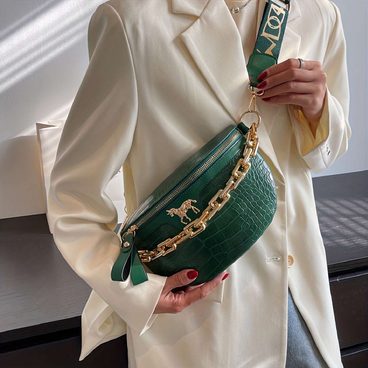 Crocodile Print Faux Leather Fanny Pack - Fashion-Forward Waist Bag for Travel, Sports & Style - Stylish Chain Accent, Durable Bum Bag for Hands-Free Convenience