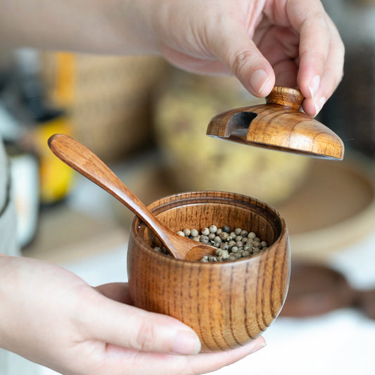 1pc Durable Shatterproof Wooden Seasoning Jar - Perfect for Storing and Carrying Spices, Herbs, and Seasonings in the Kitchen or on-the-go for Travel - Includes a Convenient and Compact Spoon for Easy Measuring and Serving