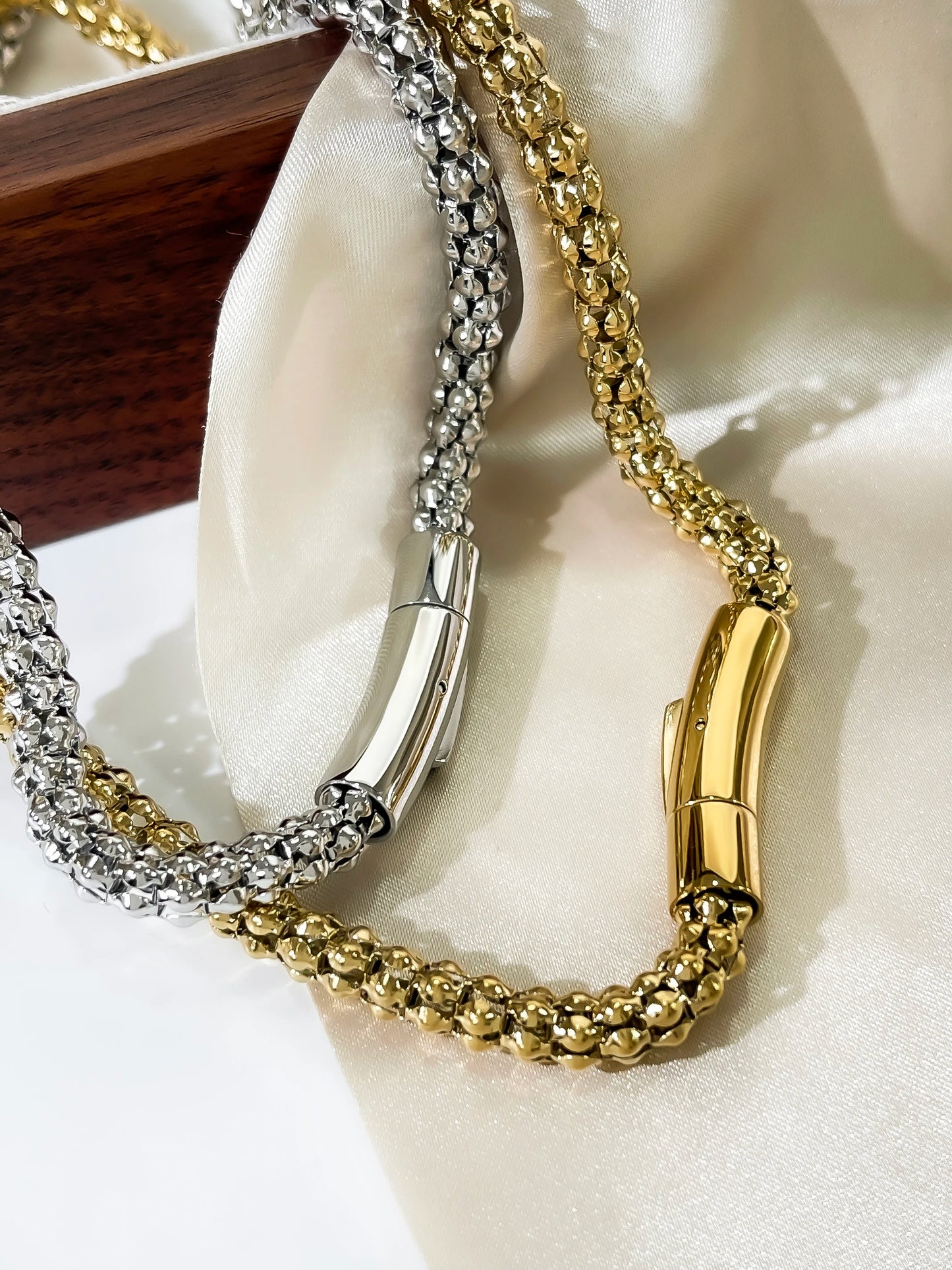 Peri'sbox Statement Stainless Steel Hollow Choker Necklace for Women Men Hip-Hop Gold Color Clavicle Chain Fashion Jewelry Party