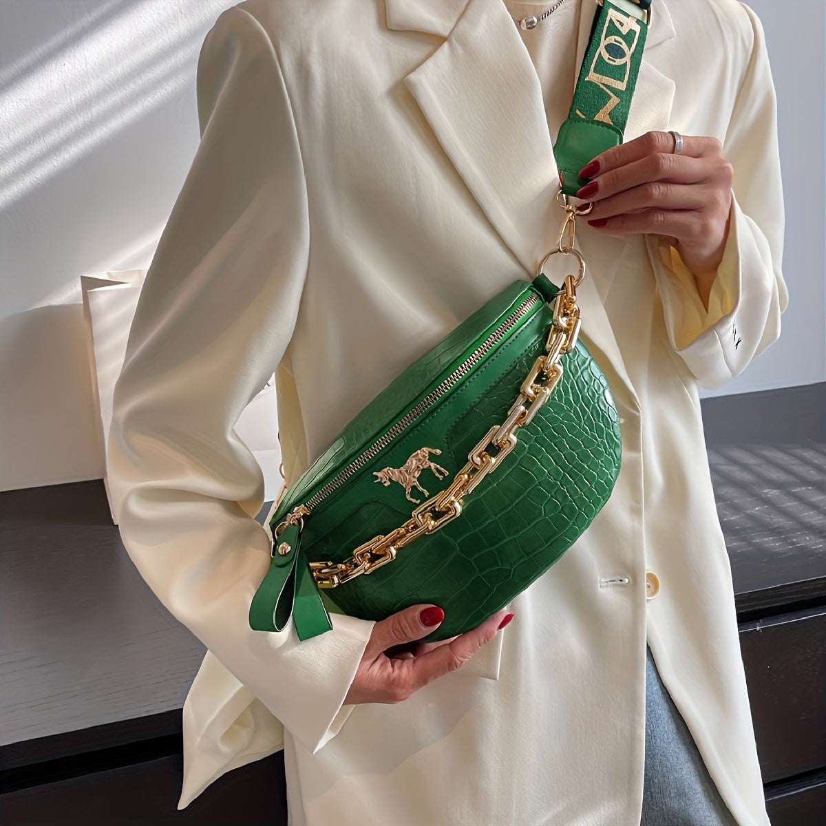 Crocodile Print Faux Leather Fanny Pack - Fashion-Forward Waist Bag for Travel, Sports & Style - Stylish Chain Accent, Durable Bum Bag for Hands-Free Convenience